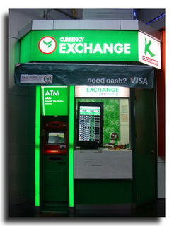 Wechselstube in Thailand mit Geldautomaten